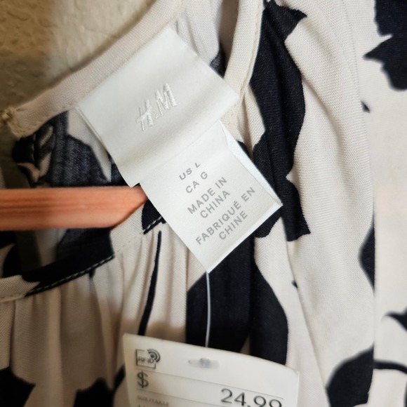 NWT H&M Black White Floral Print Midi Dress Flutter Sleeve Smocked Waist Women L - Picture 7 of 9